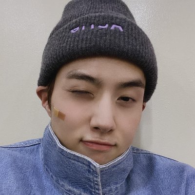 kat wants a refund | PENTAGON NEVER DIES ✿°:⋆❆さんのプロフィール画像