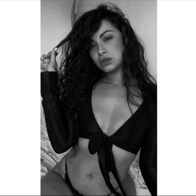 ElishaNadiaR's profile picture. Instagram - Elishanadia