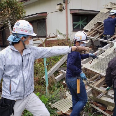 令和元年台風15号につき、9/11 02:00ごろからの終日、9/14早朝~9/16。20号につき10/10深夜~10/14まで現地入り。館山社協VC10/5と10/27参加。電波確認はdocomo。11月-は布良他近隣へ。普段はただの倉庫事務です。削除・リツイート適宜。気軽にフォローしてくらっしぇ/いいねはお礼