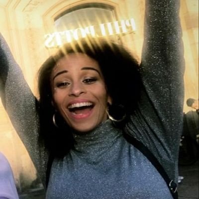 browne_lucie's profile picture. Writer/Actor/animal is probs a Badger. Pushing-out HUGE headed #NefertitiHoliday.  BFI Scratch Me@FilmHubNorth 2023 / PilotLight 2020 Best British Webseries.