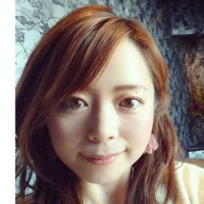 愛知一宮市 スローエイジング美肌サロンgrace MASAMI オーナー 。健康、美容、ホリスティックの観点からお肌を健康にしていきます。
１ヶ月以内の来店リピート率90%、遠隔エステで合ったホームケアの提案もしております。