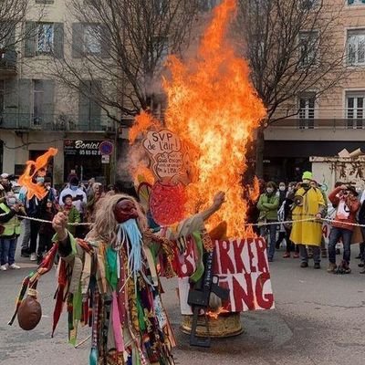 Collectif des Non-essentiel