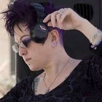 ॐ 🌘 https://t.co/sjjWUq049T 🌙 ༀ 📯 musician & dj @dubmission records 🎧 volunteer mod @songkick 🛠️ ௐ ✂️ multimedia artist 🎨 ଓଁ