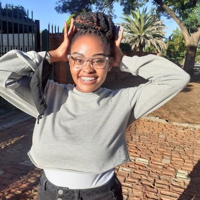 •Aquarius 🥂
•Fearlessly authentic👑
•Happiness over everything♡
•Jeremiah 29:11🍃
