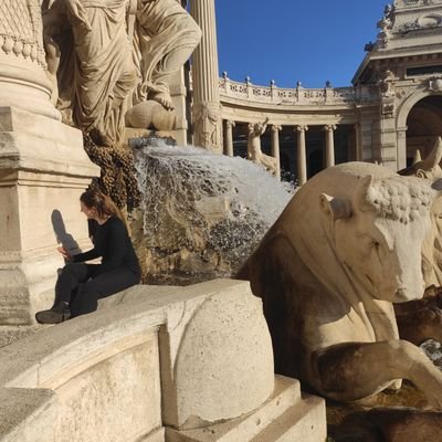 Thinker 🤔 Brain researcher 🧠 Artist 🎨🖌️ Bachata dancer 💃 Yoga addict 🧘Restless reader 📚