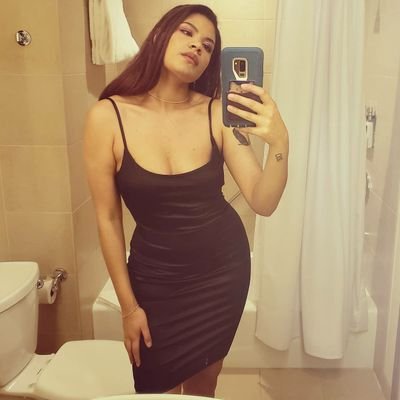 Singer&songwriter~Future psychotherapist
CSUSB Alum🎓
Yogi🧘🏽♀️ IG:@livlovestosing
