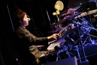 balconny_tamezo's profile picture. 福岡のドラム&パーカッションの人●balconny●謎人間●TT姉妹●トムくろーず●みかみかんの一部です！個人的にもドラム及びパーカッション、コーラス、サポートしています。初心者向けの楽しいレッスンもしています。人生は有限！この世に折角生まれたのだから色々と挑戦中！警固にあるmusicar「BuRaRi」がホーム。