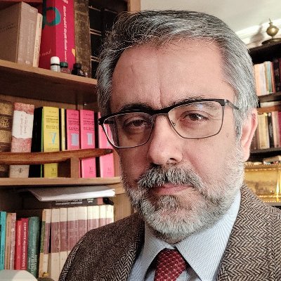 Prof. Dr., İÜ Edebiyat Fakültesi 
Dilbilimi Bölümü 
Türk Dil Kurumu Bilim Kurulu Üyesi