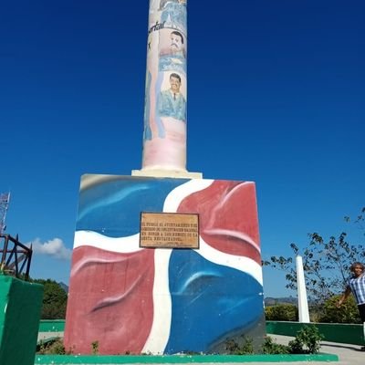 Hombre de familia, Graduado de Ingeniería en la UASD, Docente.
Amante de la Flora y Fauna