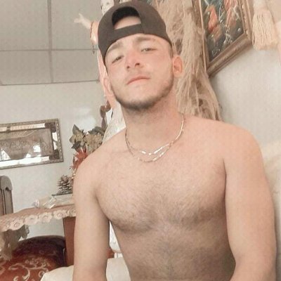 👉Enamórate de alguien que te haga sentir que el amor es bonito, no difícil...💕💕
👉CNCOWNER...🎈