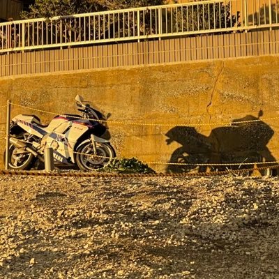 Dトラッカー125→FZR250R/ MR-S/ショベルヘッド欲す/🇪🇸