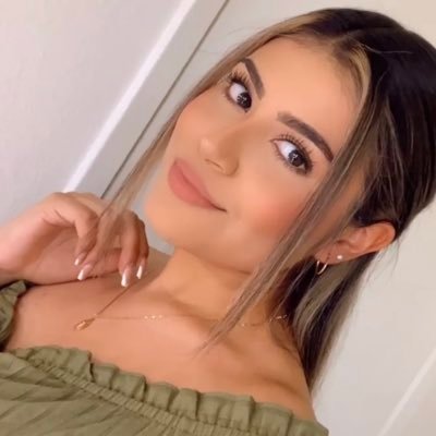 carinaaaruiz_'s profile picture. 