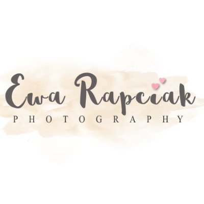 Ewa Rapciak is a professional baby photographer in Hampshire. If you are searching online for Hampshire photography Ewa Rapciak is right choice for you.