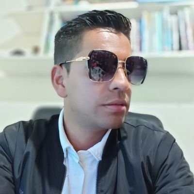 Consultoría y Estrategia Digital | CM | SEO | SEM
Web Dev. | Social Media Manager | Content Manager