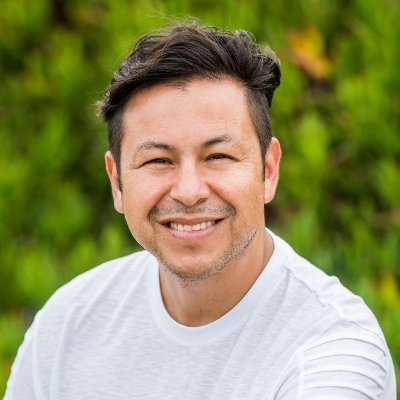 @EnCorps #teacher, passionate #scientist (@GClugo), who is dedicated to youth #education at @lincolnhighsd + @sdschools #repthehive; he/him/his; opinions=my own