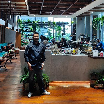 AlfiKhalifa's profile picture. JUNIOR ARSITEK || IG : mang_aden || @Ismahnida 
Owner @homely_coffee ⬅️ kata orang sih enak, cobain aja!