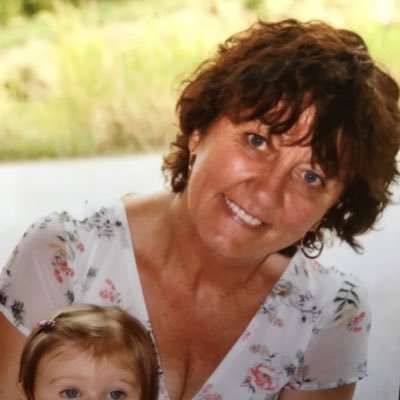 DanielleMametz's profile picture. 