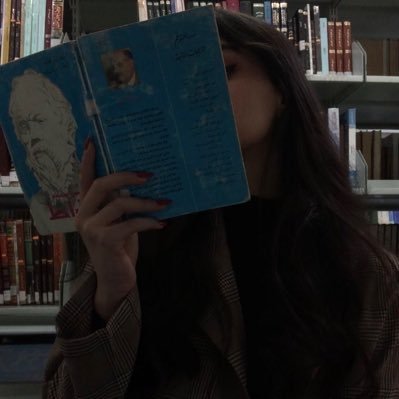 واغتنم صَفو الليالي ، إنما العيشُ اختلاس .