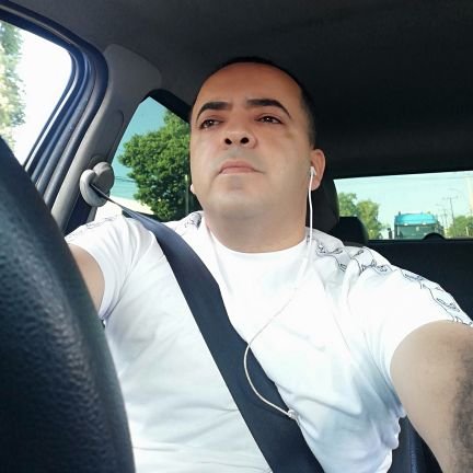 kbeza1912's profile picture. De 10 que ven la tele.. 5 son la mitad.!;)