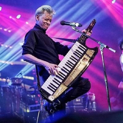 Indonesian Pop Music/Experimental/Prog/Electronica Artist, Author and Producer.
45 years career in Music.
Giving my 100% - since the 70's...and counting!