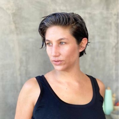 PazLopC's profile picture. 📕Pánico y ternura (Lumen, 2025), Velar la imagen (Mundana, 2021), La vida, una imagen que nos falta (Cuadro de tiza, 2020)