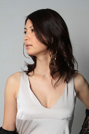 bijinsozai's profile picture. 美人素材集サイト「ビジンソザイ」のモデルマネージャーkayo（アラフォー）です。元モデルでしたので、新人には厳しく接しています。モデル達は「カワイイ系やキレイ系、癒し系などなど………。ここでは撮影風景・最近のモデル情報などをお知らせ致します。^^  そして只今、無料素材ダウンロード実施中。