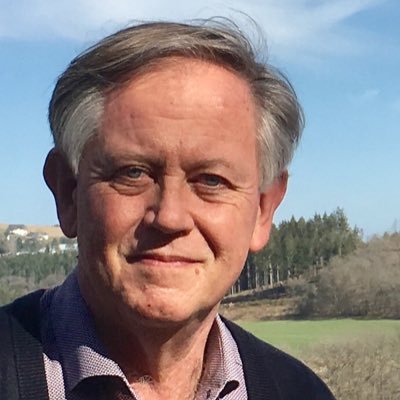 juriste, député honoraire, ancien ministre, bourgmestre honoraire de Dudelange, ici en tant que personnée privée 🇱🇺🌹