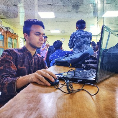 KomolArif's profile picture. 