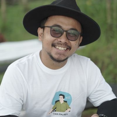 • A Husband & A Father • From PYK Live in PDG • Founder of @sudutpayakumbuh • • Journalist • Social Media Worker •