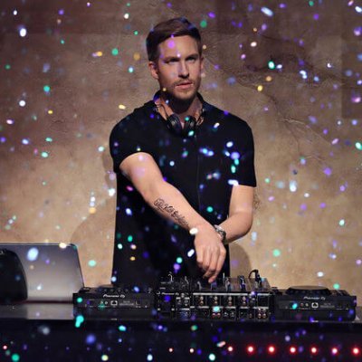 dreamingneonblu's profile picture. bomboş bir çar hiç bakmayın bile xD