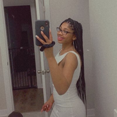 22 💫 | I mind my businessssss.