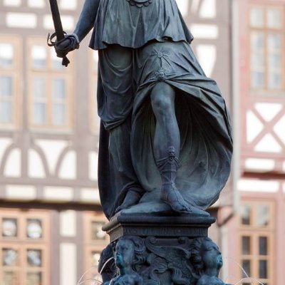 khaan_undur's profile picture. Юу гэмээргүй байна