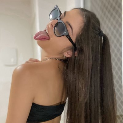 sanyanamaral's profile picture. Eu não posto aqui quem posta é meu assessor