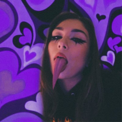 ughnicoleeee's profile picture. Headass