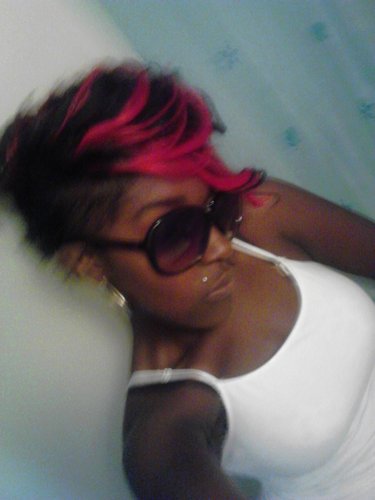 luvbug1098's profile picture. 