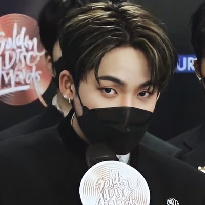 #HYUNSUK: teume's mine.
