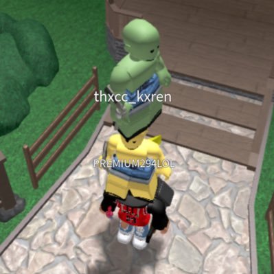 idkwatmynamesh3's profile picture. If you ever need someone to talk to I’ll be here ❤️