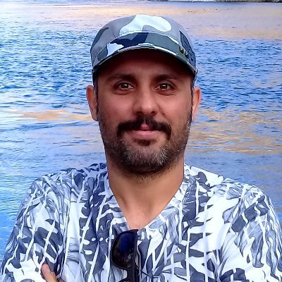 Writer & Filmmaker from Iran. 
https://t.co/bE0Gd4dCeF