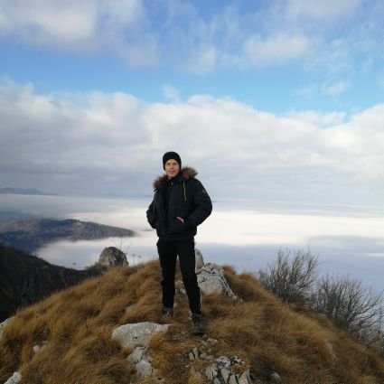 lukajo_o's profile picture. Science & Adventures