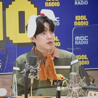 계옮했어요 👉🏻 @xisyad__ 👈🏻 new account