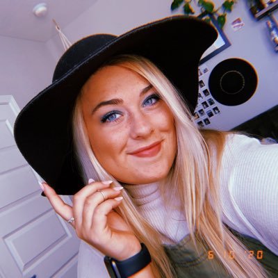 eb_tully's profile picture. •be kind, be loving, be beautiful•