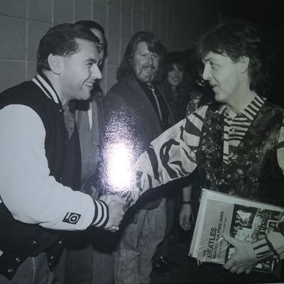 FlossMelvin's profile picture. handsome