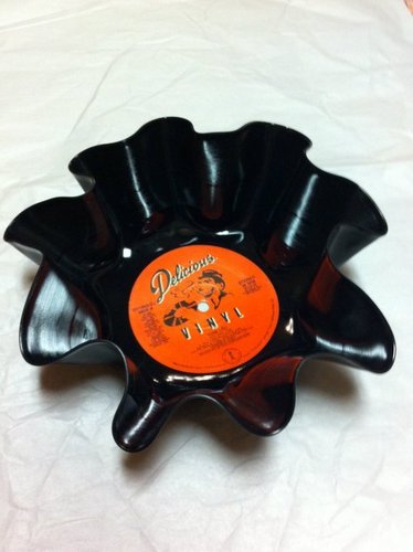 fuckyeahupcycle's profile picture. Celebrating the creative minds that turn the tossed into treasure.