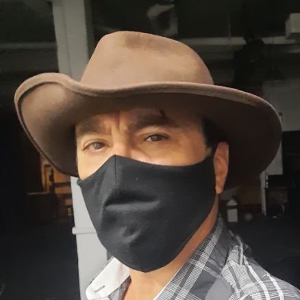 andres_ash's profile picture. A veces podemos pasarnos años sin vivir en absoluto, y de pronto toda nuestra vida se concentra en un solo instante.