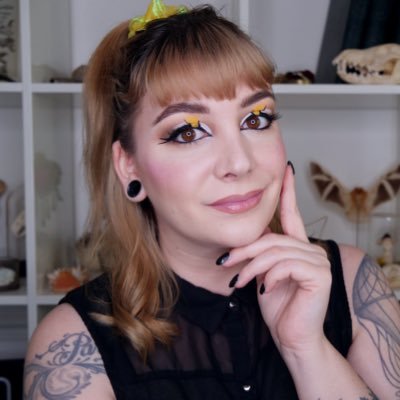 🧠 Glauque nerd, addict de psycho-crimino. Vidéaste true crime sur YouTube, autrice 📖 streameuse Twitch