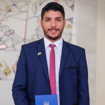 طبيب أسنان