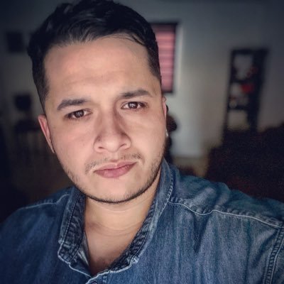 Nunca permitas que alguien te diga que no puedes cumplir tus sueños.