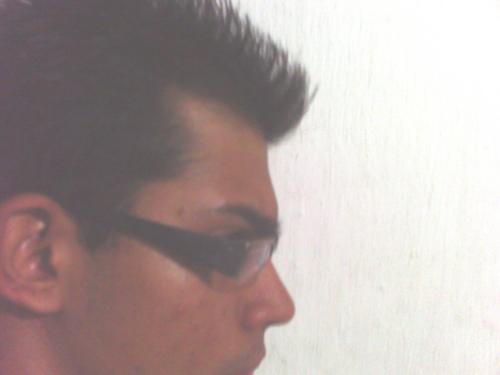 sou simpático, amigo, paciente,um pouco timido adimito  rsrs,gosto de musica, muita musica rsrsrs
