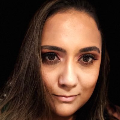 Educadora Multilíngue e compositora