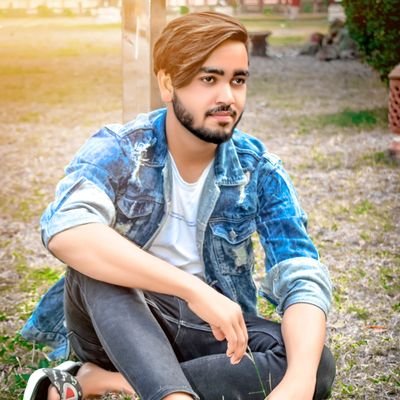 My Dream Is Pending...
Fuck The Haters..🤘🤙🤞
           Cut D Cake On_6may